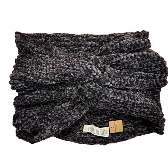 American Eagle Icy Blue Grey Chenille Snood Infinity Scarf - Picture 2 of 2